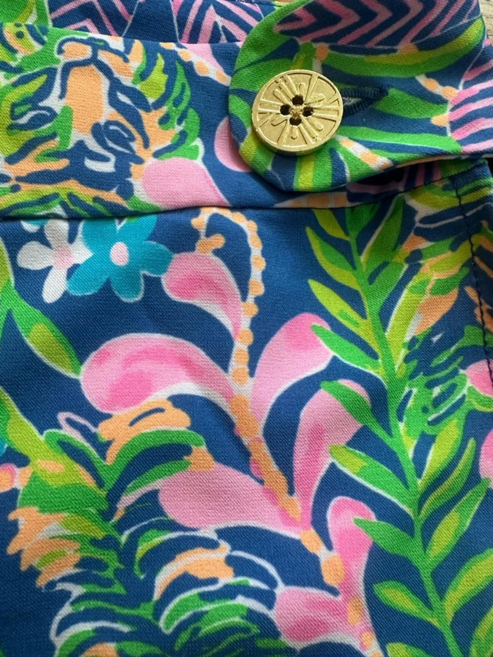 SOLD Lilly Pulitzer Size 4, Shorts in 'Borealis Blue How You Like Me Prowl’ - Picture 4 of 7